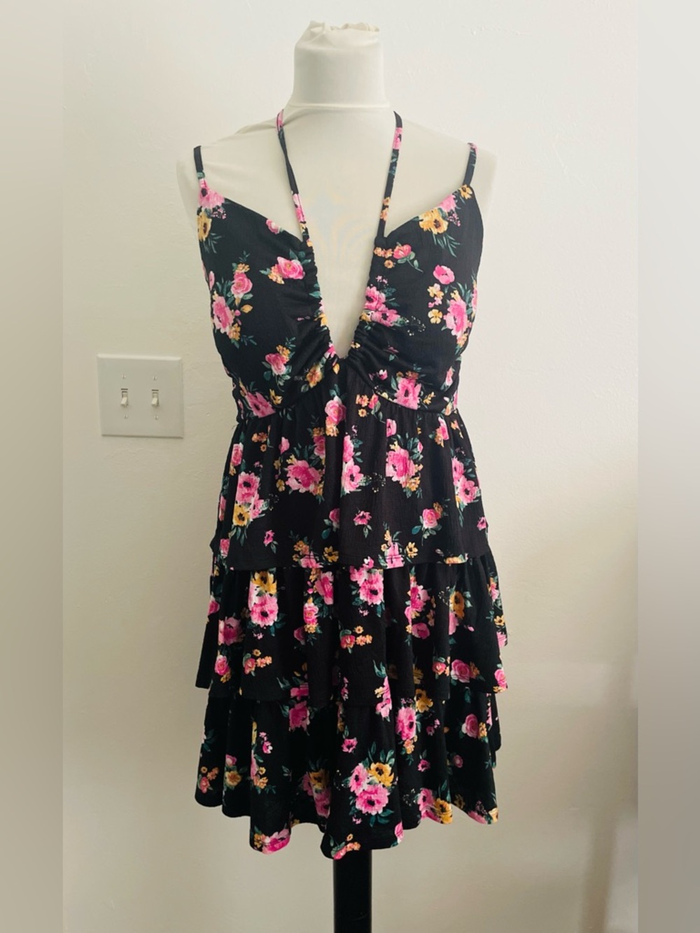 No Boundaries Women Summer Dress L Black Floral Ruffles Tiered Feminine Summer